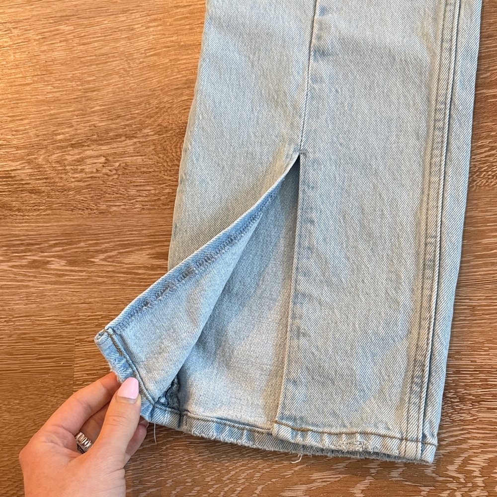 Women's Abercrombie Light Blue Straight-Leg Jeans — High-Rise Casual Denim - Picture 4 of 5